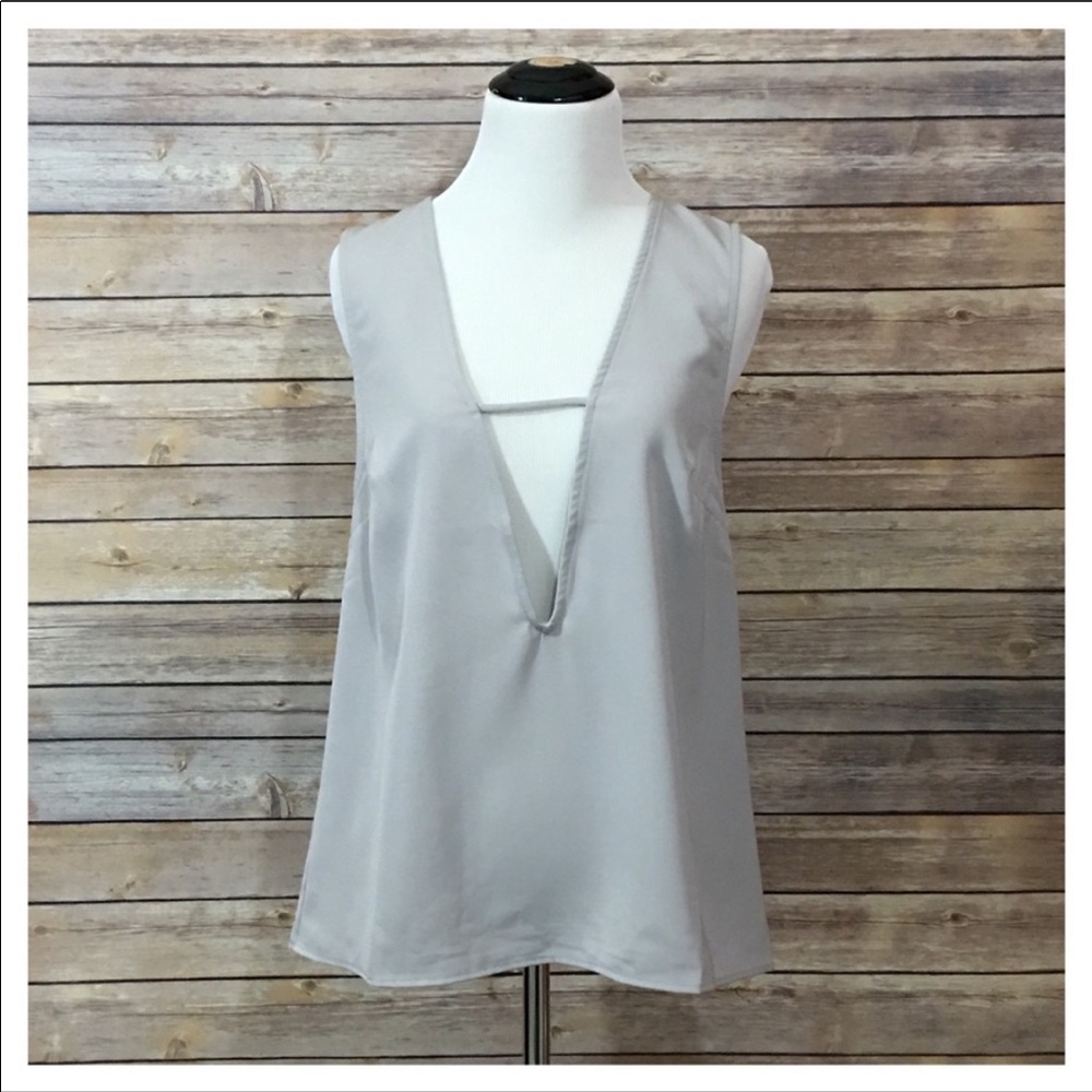 Tobi Debutante Deep V Tank Top in Grey - Picture 7 of 8